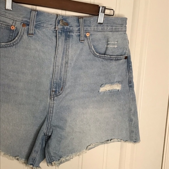 Madewell The MomJean Short in Byers Wash Ripped Edition. - Picture 4 of 11